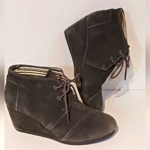 TOMS SZ. 8 Gray Heeled‎ Booties